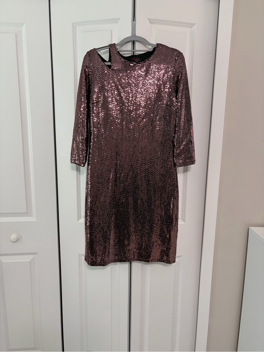Long Sleeve Sequin Sheath Dress in Rose Metallic